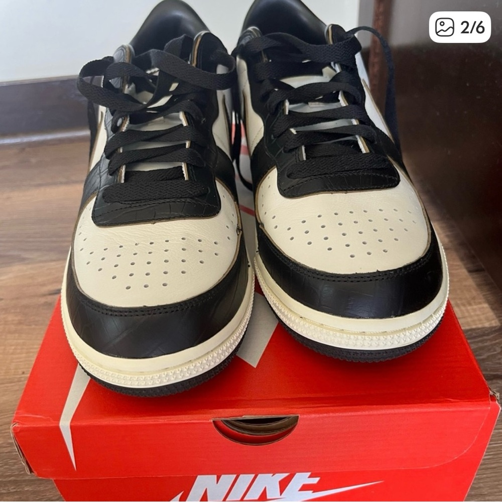 Nike Black and White Athletic Shoes